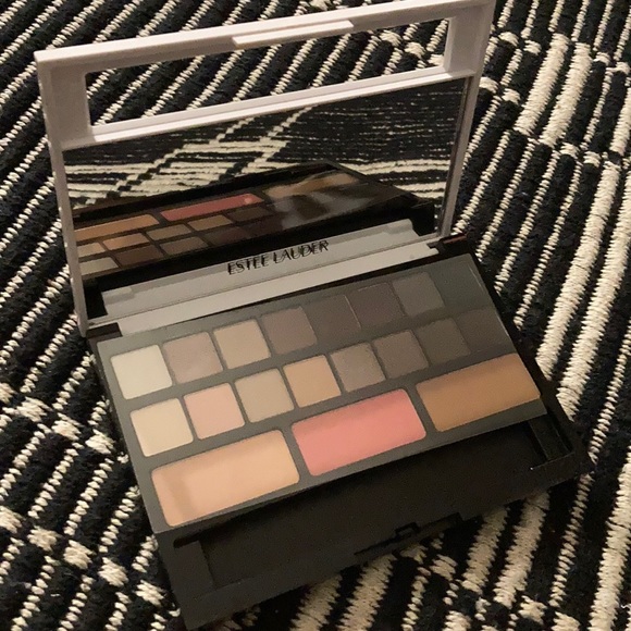 Palette - Picture 2 of 5